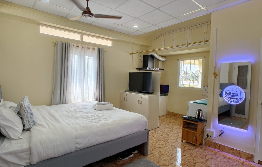 Top Floor Terrace Room – Happy Nest Homestay